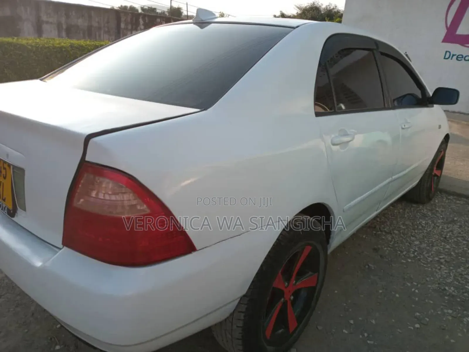 Toyota Corolla 2000 White