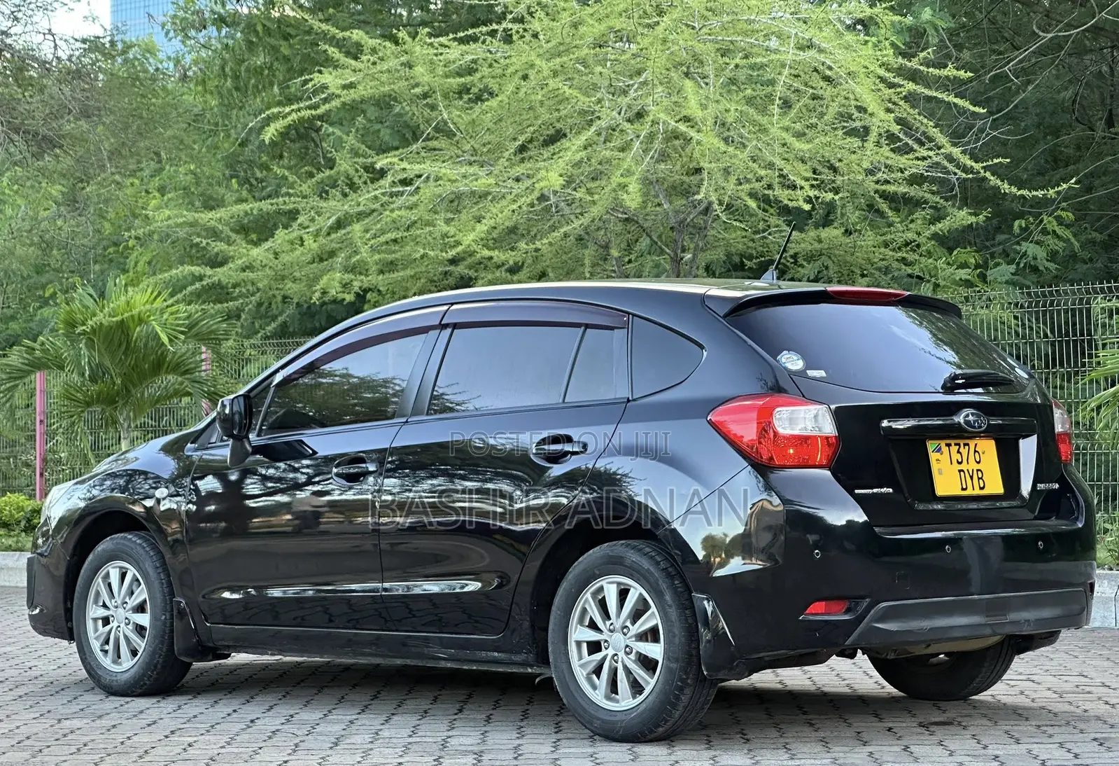 Subaru Impreza 2.0i Limited PZEV 4dr Hatchback AWD (2.0L 4cyl CVT) 2014