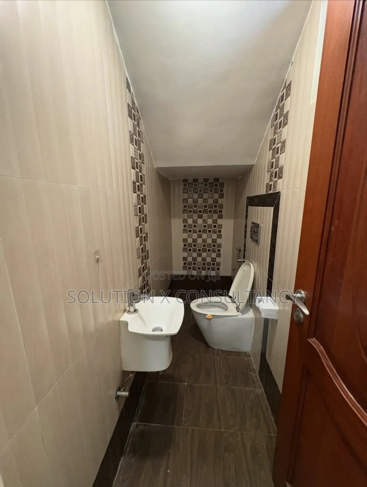 Furnished 3bdrm Apartment in Ada Estate for rent