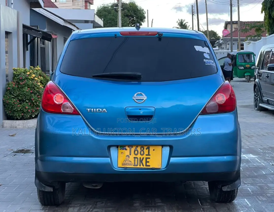 Nissan Tiida 2005 Blue