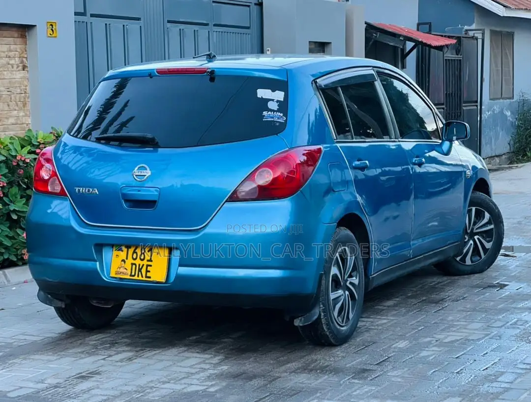 Nissan Tiida 2005 Blue