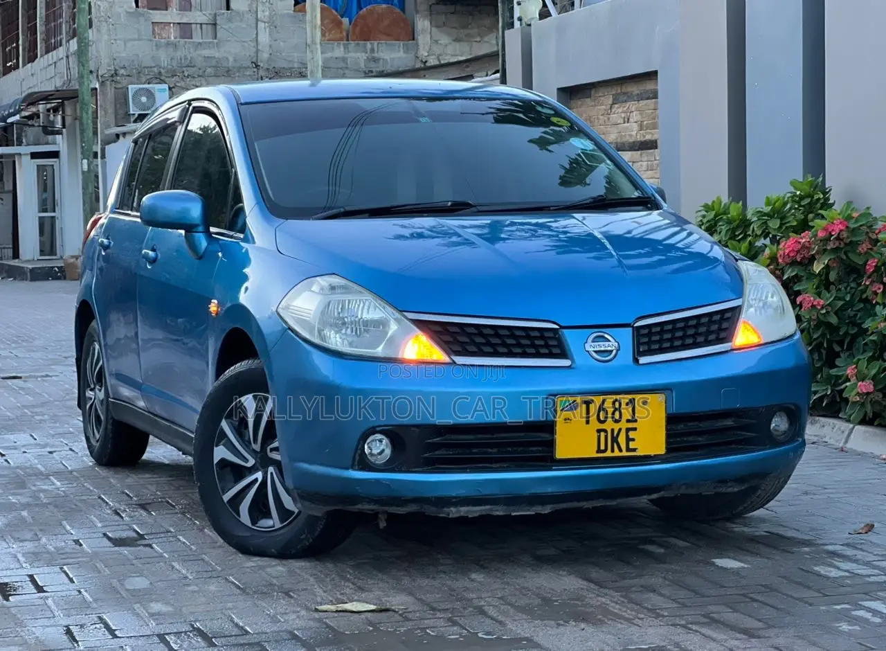 Nissan Tiida 2005 Blue