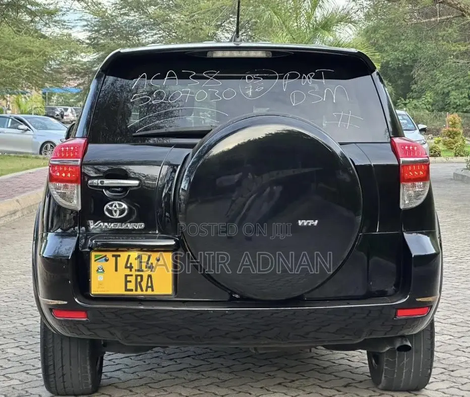 Toyota Vanguard 2011 Black