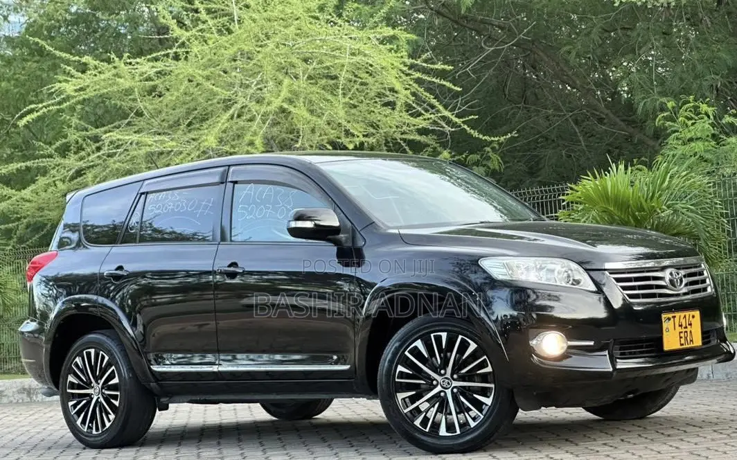 Toyota Vanguard 2011 Black