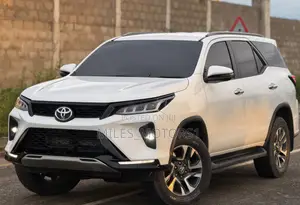 Toyota Fortuner 2025 White