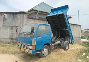 Mitsubishi Canter Tipper Tone 2 1⁄2