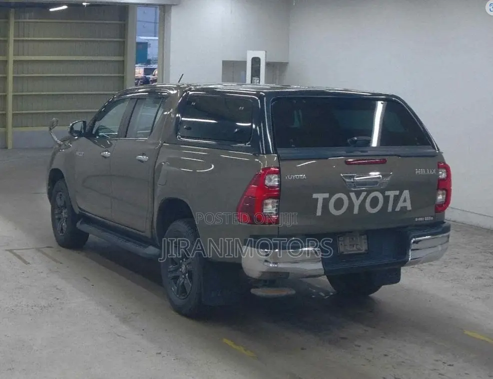 Toyota Hilux Revo Double Cab Deisel 2.4 AWD 2021 Gray