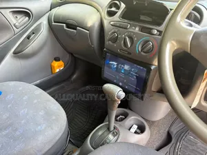 Toyota Vitz 2002 Red