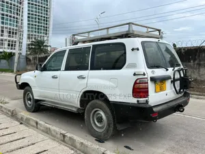 Toyota Land Cruiser 1998 White