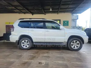 Toyota Land Cruiser Prado 2004 White