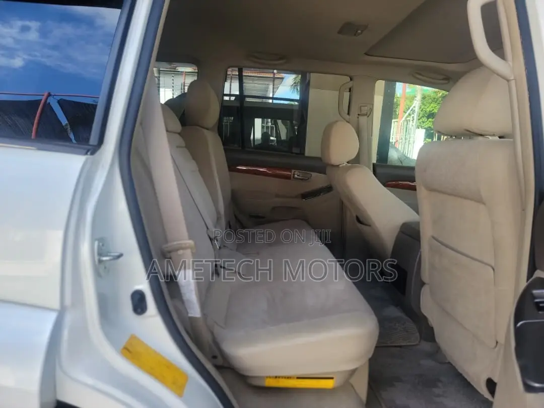 Toyota Land Cruiser Prado 2004 White