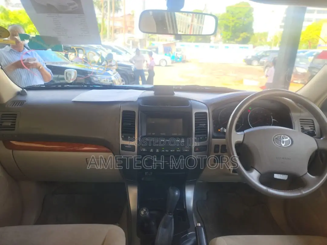 Toyota Land Cruiser Prado 2004 White