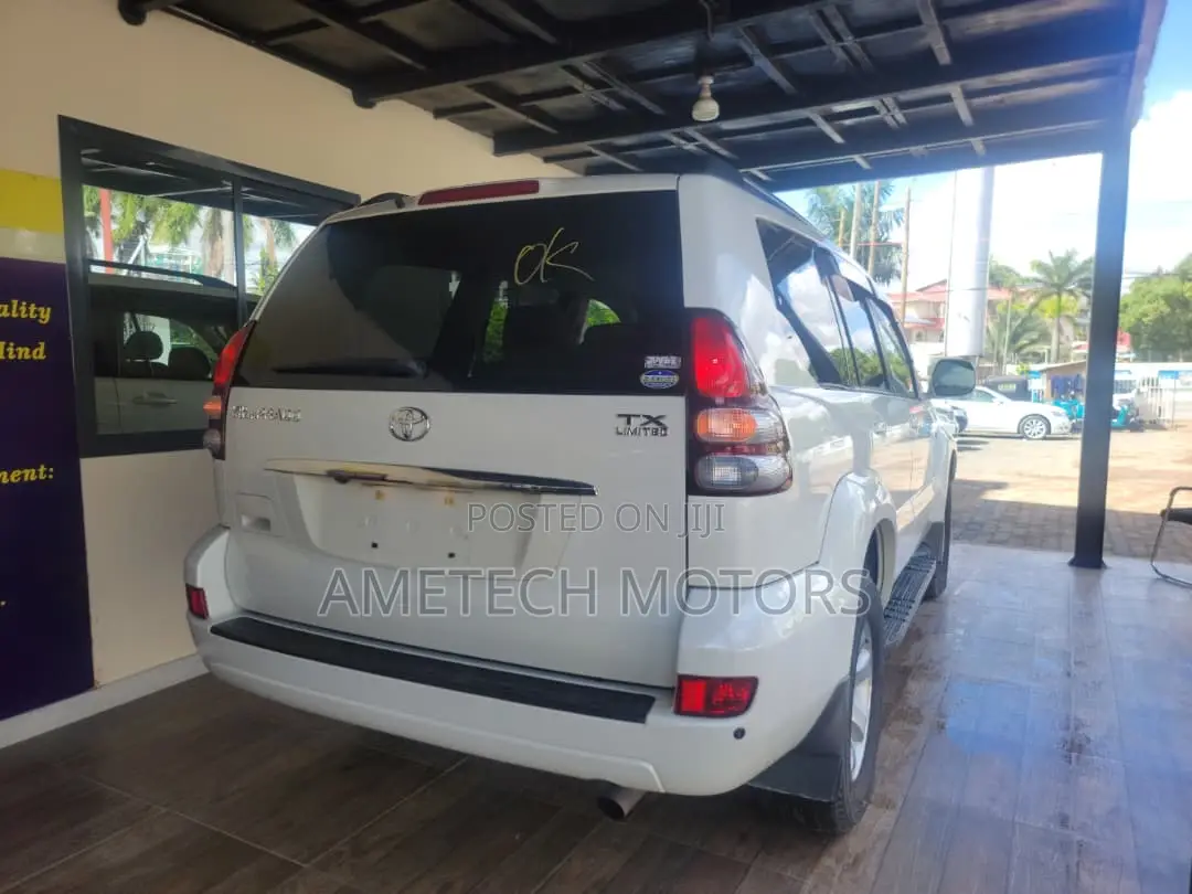 Toyota Land Cruiser Prado 2004 White