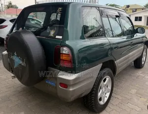 Toyota RAV4 1997 Green