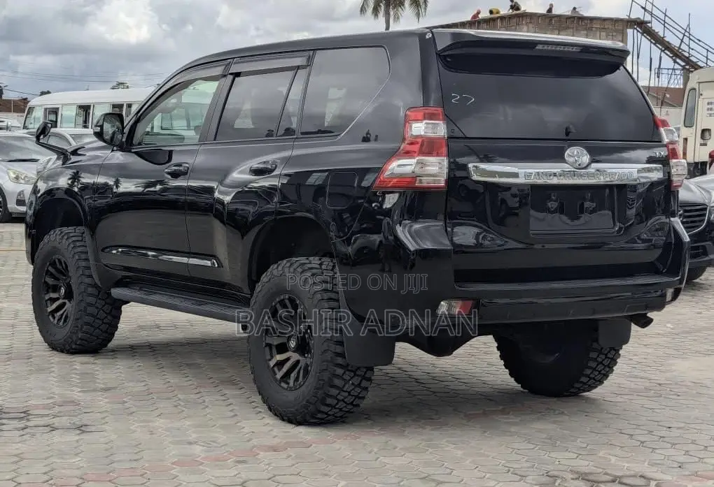 Toyota Land Cruiser Prado 2.8 2017 Matt Black