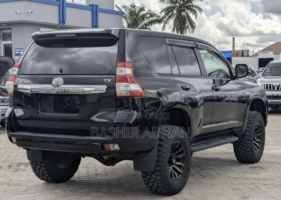 Toyota Land Cruiser Prado 2.8 2017 Matt Black
