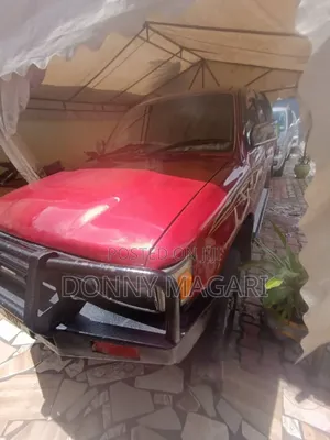 Toyota Hilux 2.5 Cab 2005 Maroon