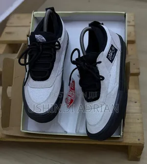 Raba Original 
 Bei: 100,000 TZS
 Size: 40, 41, 42, 43, 44, 45