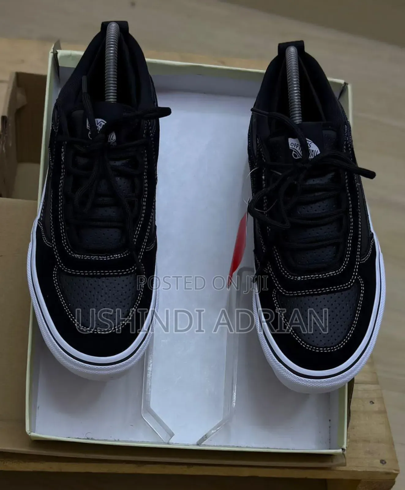 Raba Original 
 Bei: 100,000 TZS
 Size: 40, 41, 42, 43, 44, 45