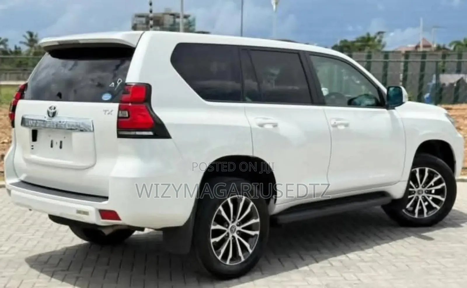 Toyota Land Cruiser Prado 2.7 2019 White