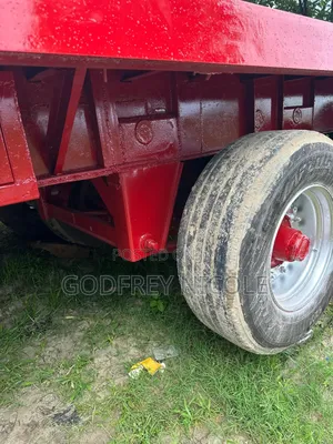 Trailer Tela