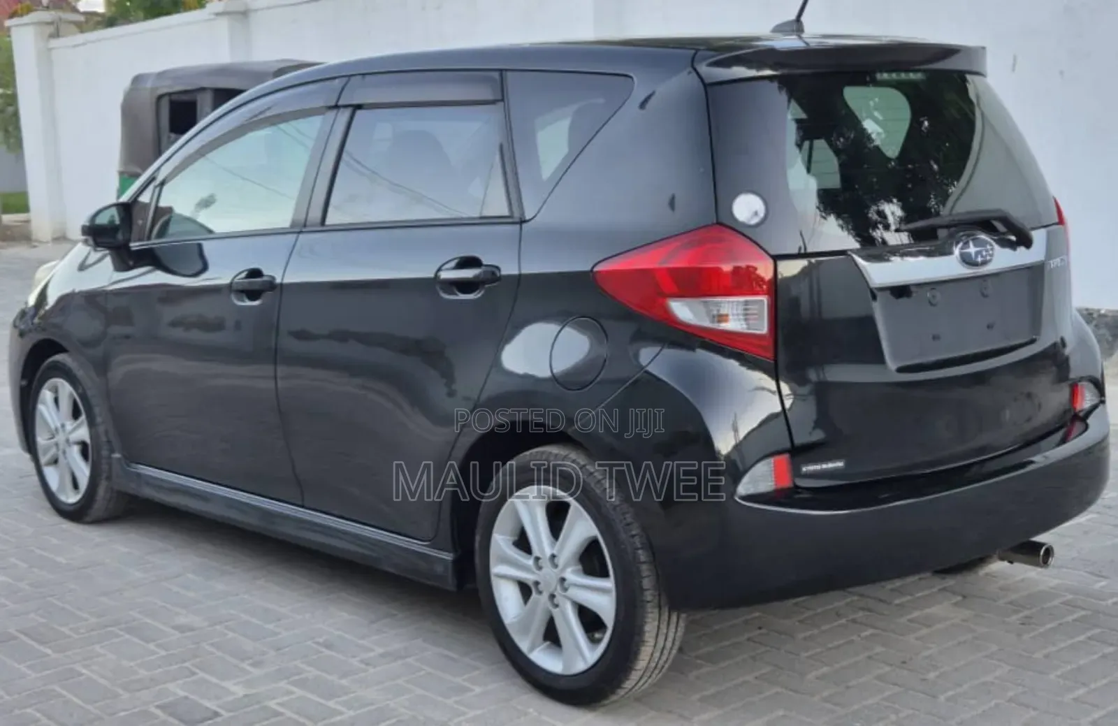 Subaru Trezia 2013 Black