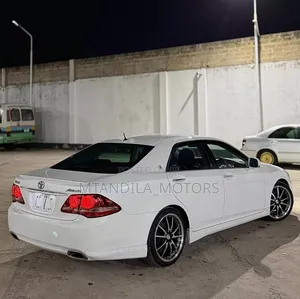 Toyota Crown 2009 White