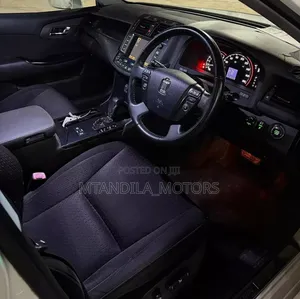 Toyota Crown 2009 White