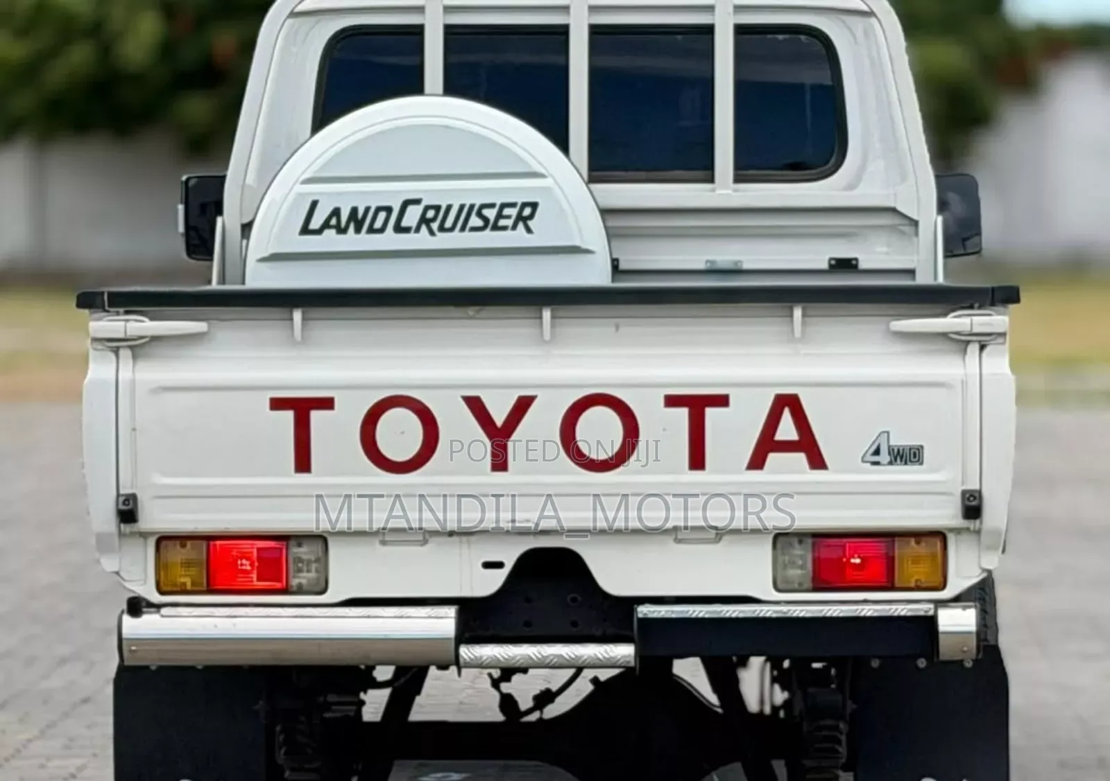 Toyota Land Cruiser 4.5 V8 DLX 2012 White