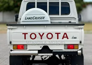 Toyota Land Cruiser 4.5 V8 DLX 2012 White