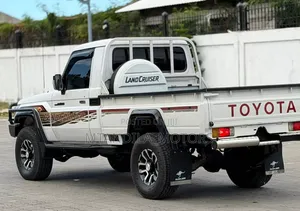 Toyota Land Cruiser 4.5 V8 DLX 2012 White