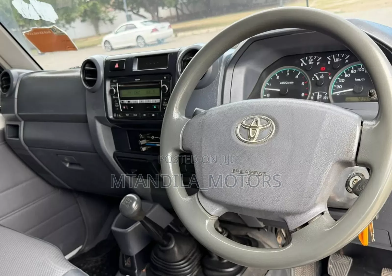 Toyota Land Cruiser 4.5 V8 DLX 2012 White