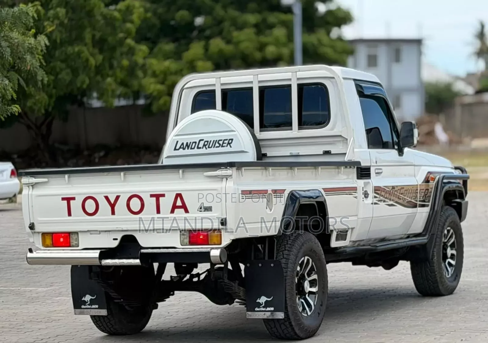 Toyota Land Cruiser 4.5 V8 DLX 2012 White