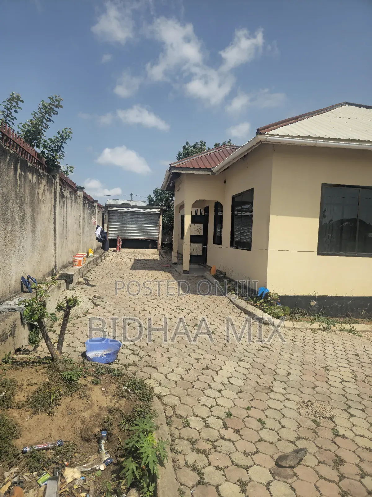 Furnished 3bdrm House in Residential, Buswelu for sale