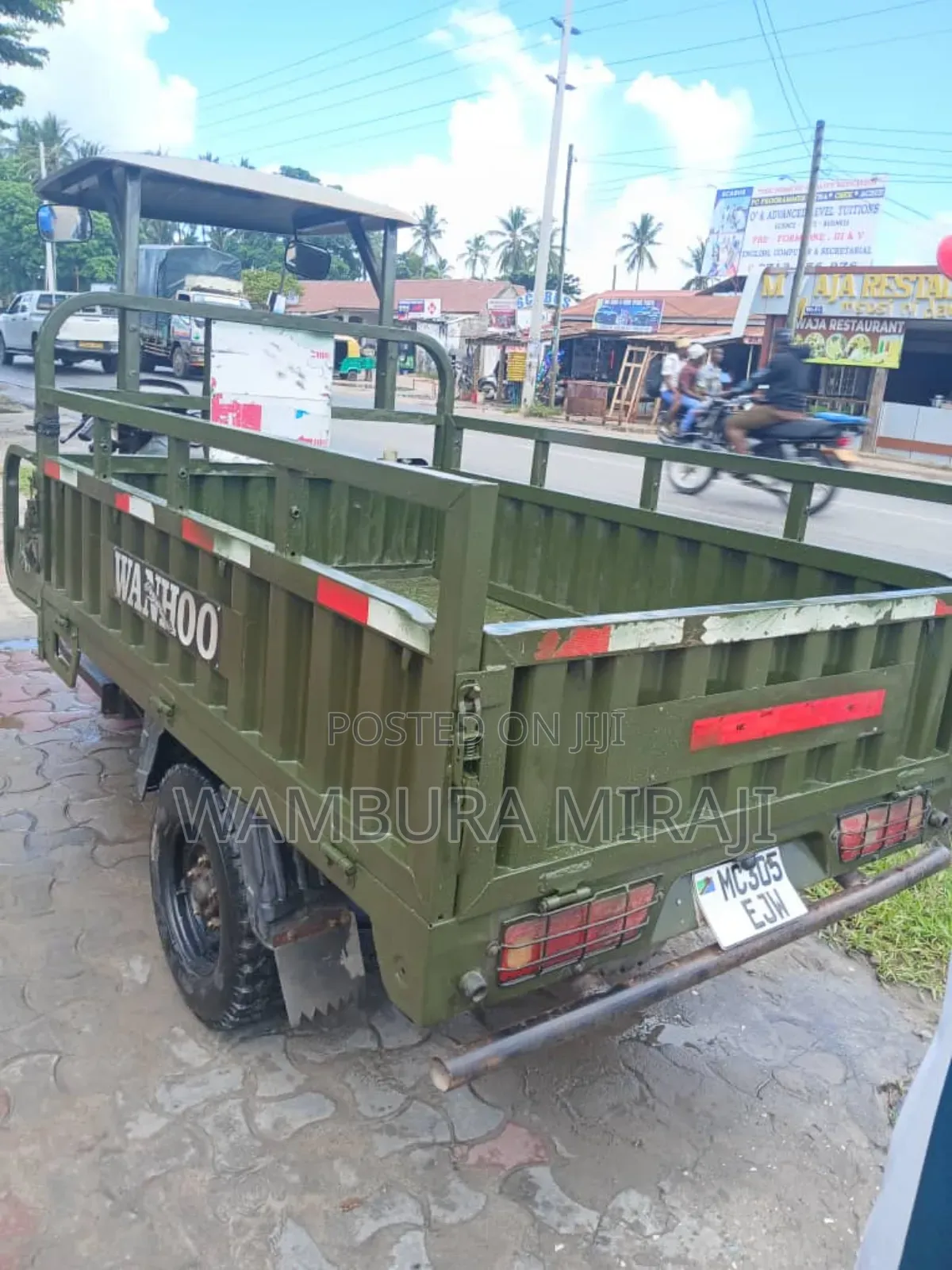 New Bajaj Avenger 220 2025 Green