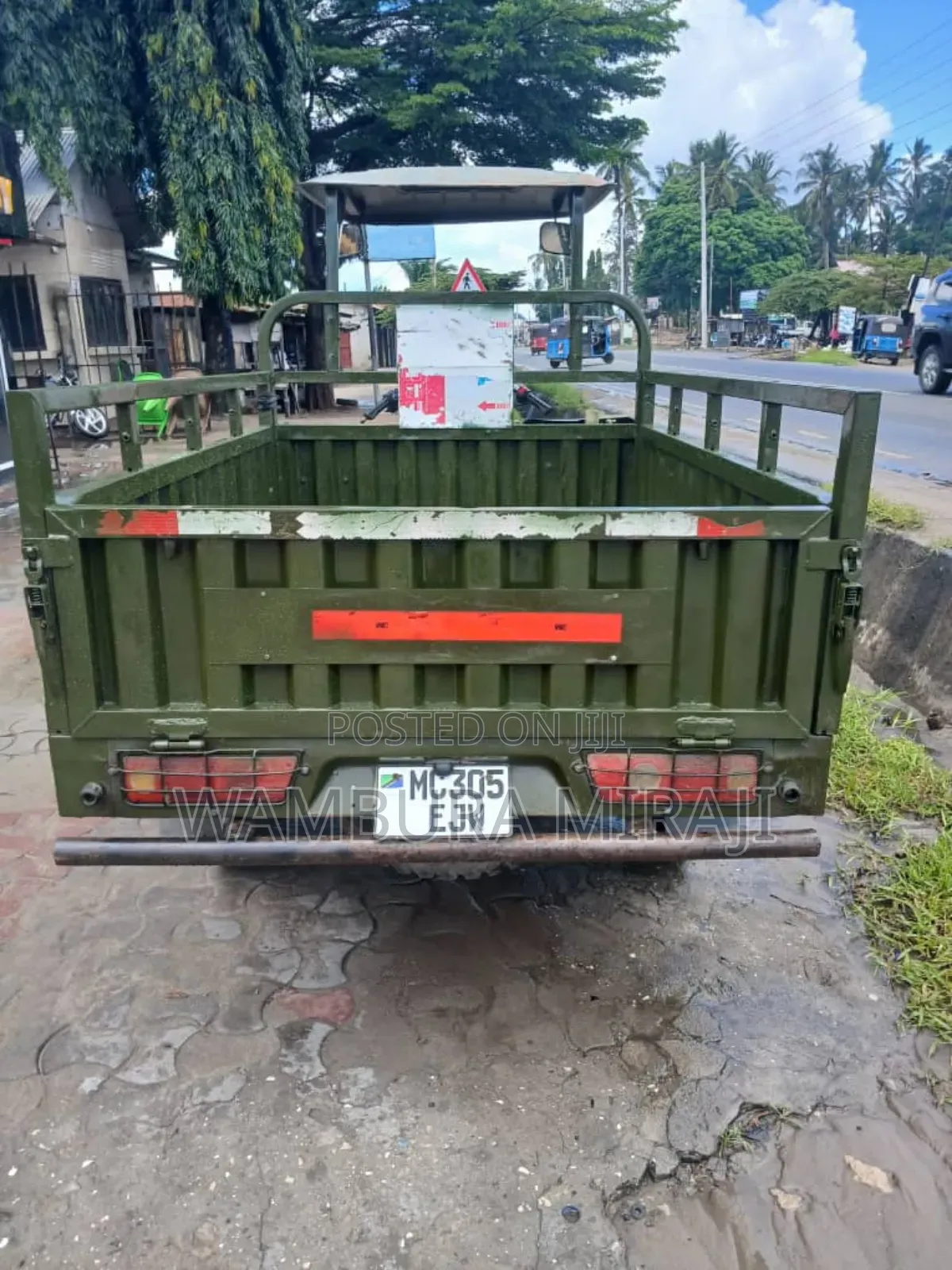 New Bajaj Avenger 220 2025 Green