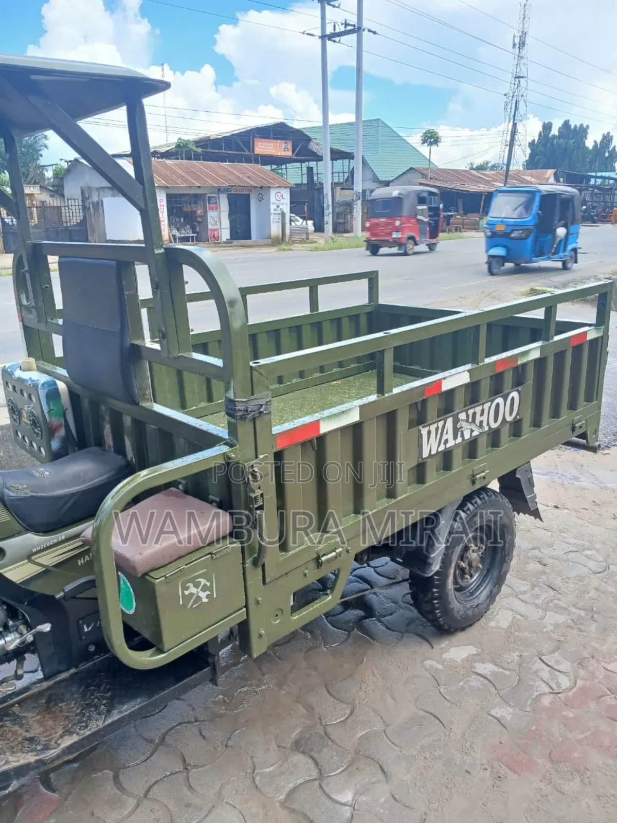 New Bajaj Avenger 220 2025 Green