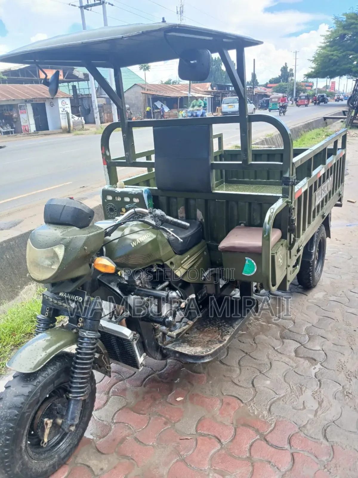 New Bajaj Avenger 220 2025 Green