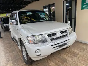 Mitsubishi Pajero 2004 White