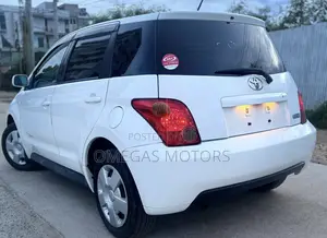 Toyota IST 2004 Pearl