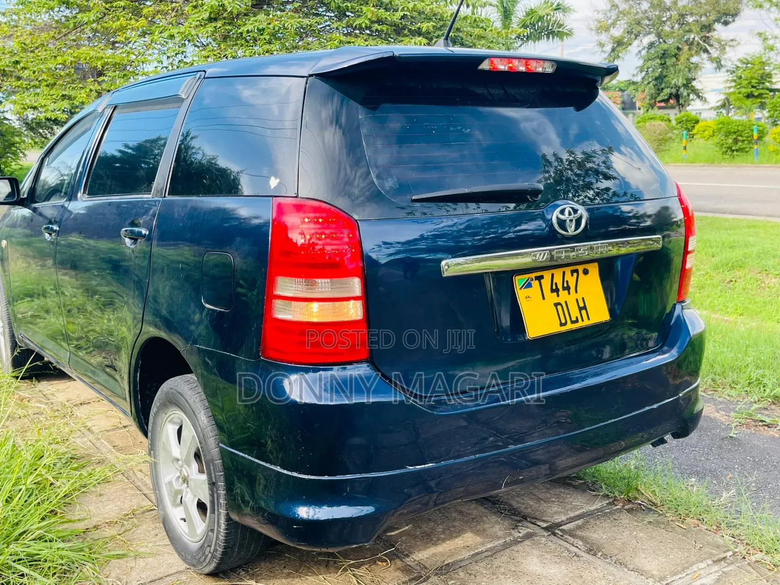 Toyota Wish 2005 Blue