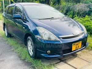 Toyota Wish 2005 Blue