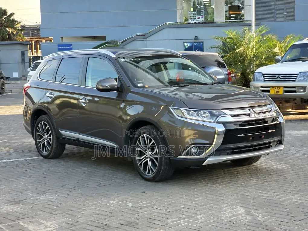 Mitsubishi Outlander 2016 Gray