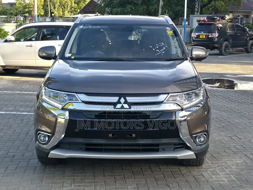Mitsubishi Outlander 2016 Gray