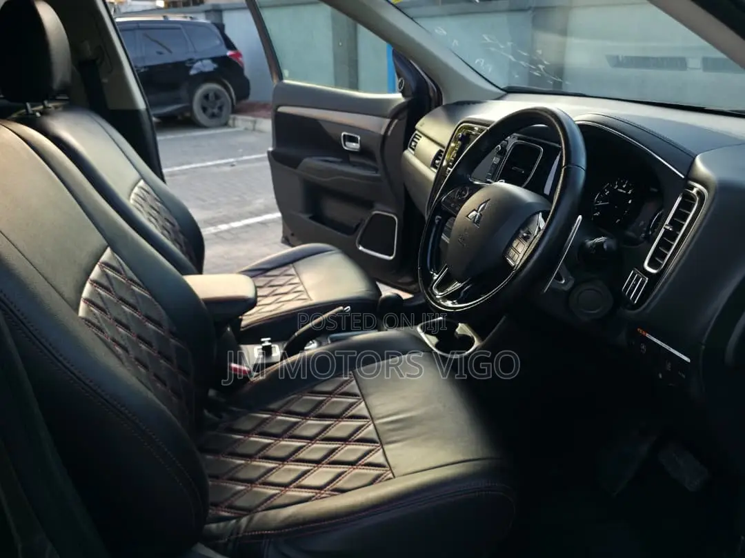 Mitsubishi Outlander 2016 Gray
