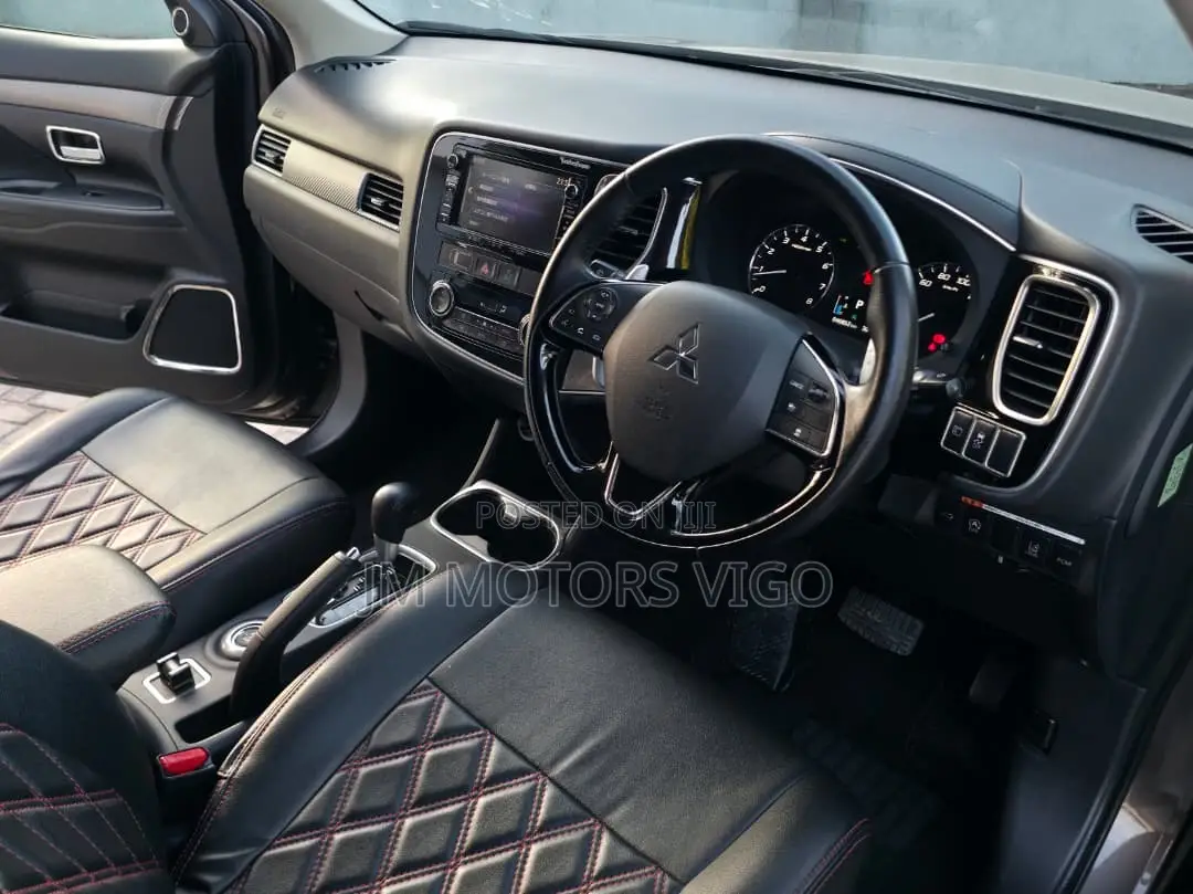 Mitsubishi Outlander 2016 Gray