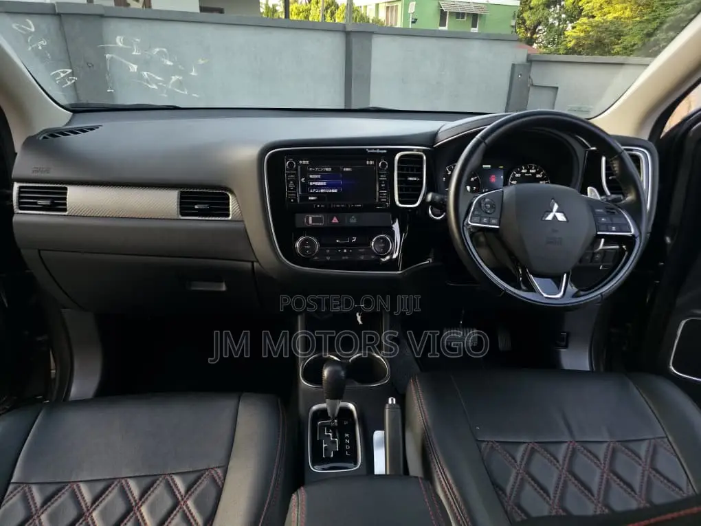 Mitsubishi Outlander 2016 Gray