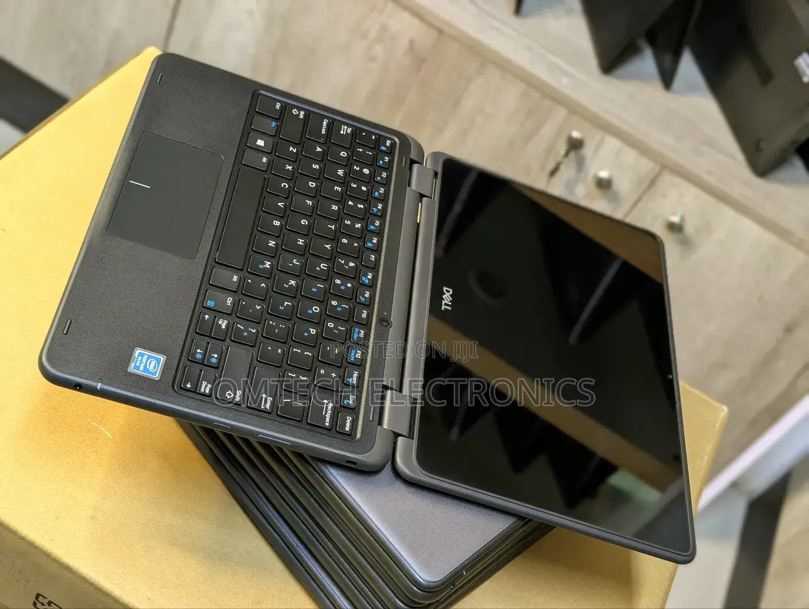 Laptop Dell Latitude 3189 8GB Intel Core 2 Duo SSD 128GB