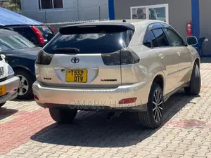 Toyota Harrier 2006 Beige