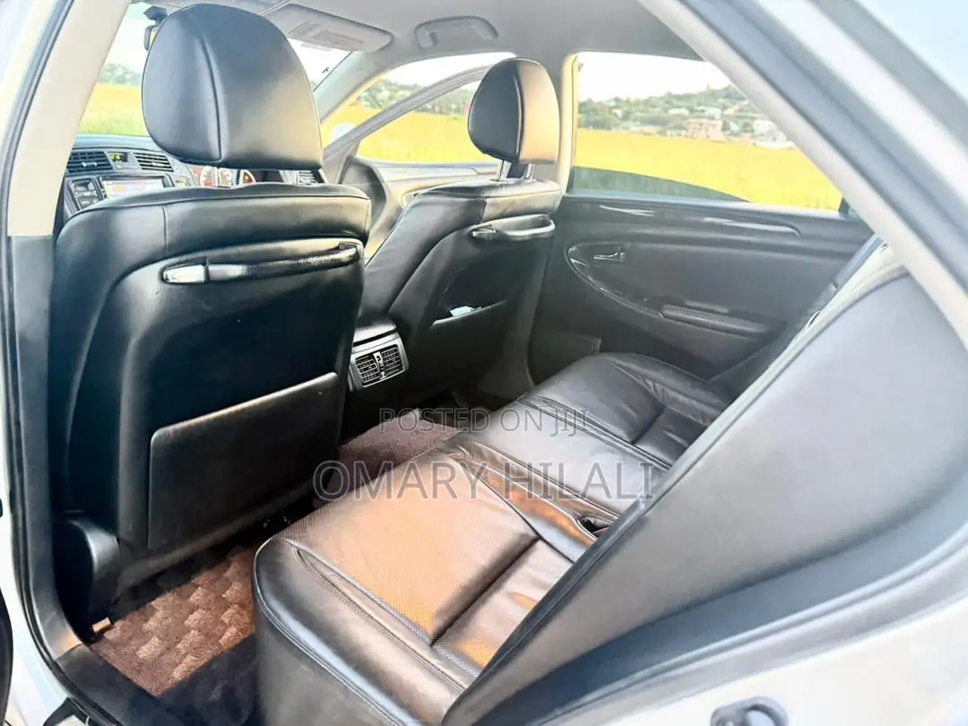 Toyota Crown 2004 Silver